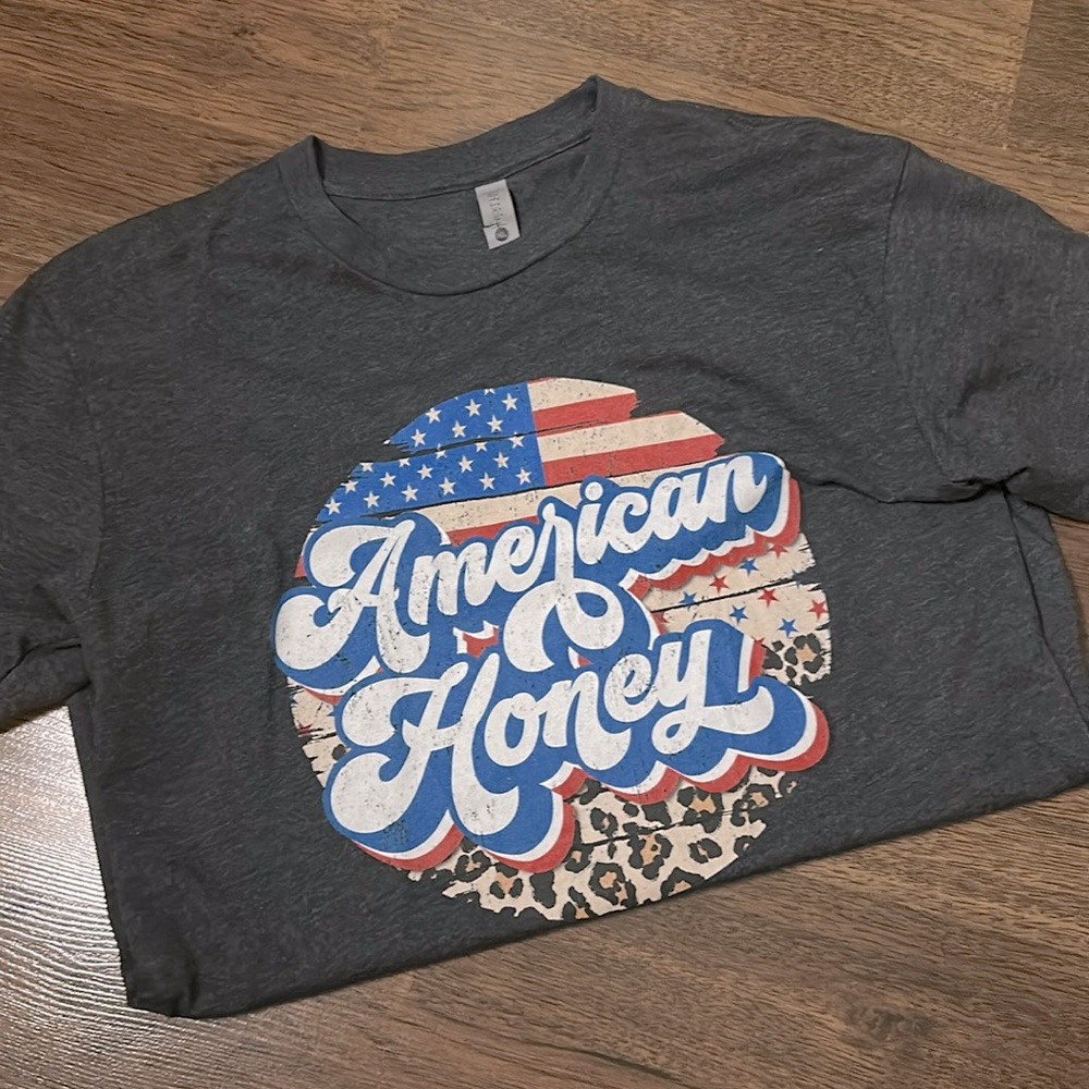 BOUTIQUE‎ GRAPHIC TEE - American Honey